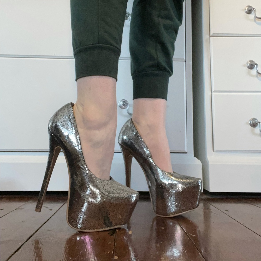 Silver Glitter Heel Size 7